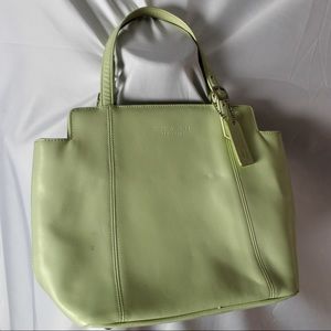 Very Pretty Coach ❤️